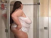 Nice BBW taking a shower