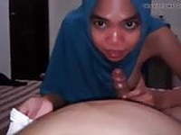 Tudung girl blowjob